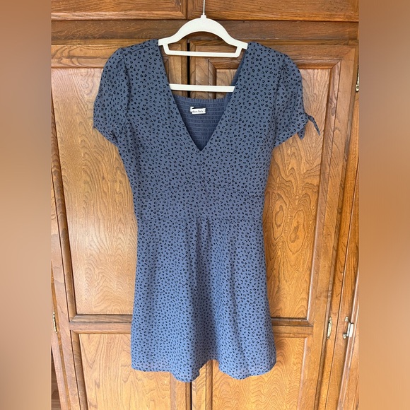 Abercrombie & Fitch blue leopard print tie-sleeve flowy mini dress XS V-neck - Picture 10 of 12